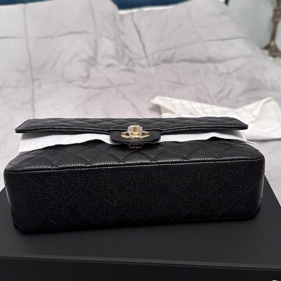 CHANEL Double Flap Classic Jumbo Caviar Gold hardware - Picture 10 of 16